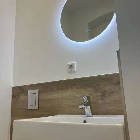 Remise 23a - 2schlafzimmer Fuer 4-koepfige Familie * Шёнефельд