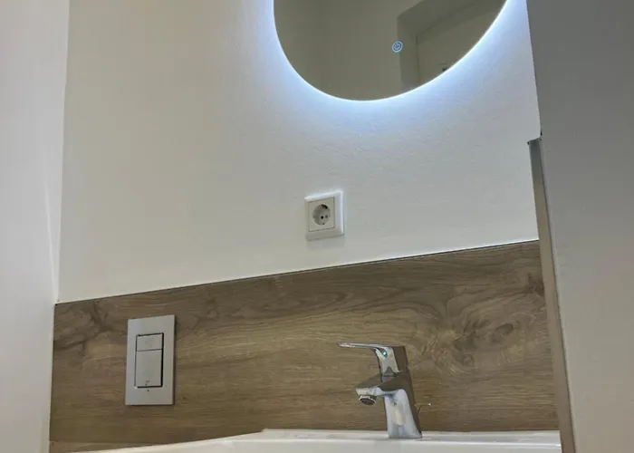 Remise 23a - 2schlafzimmer Für 4-köpfige Familie * Schönefeld